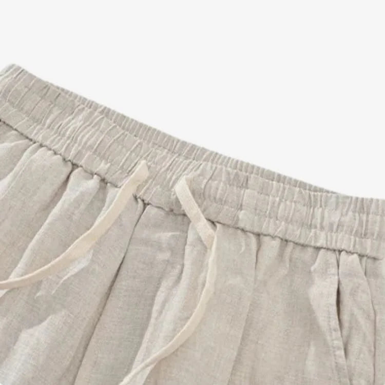 Detalhe cintura elástica com cordão da Bermuda de Linho Masculina Bege Soffisticata