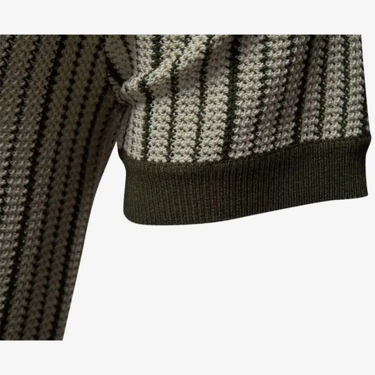 Camisa Polo Masculina Listrada em Malha Cinza Soffisticata