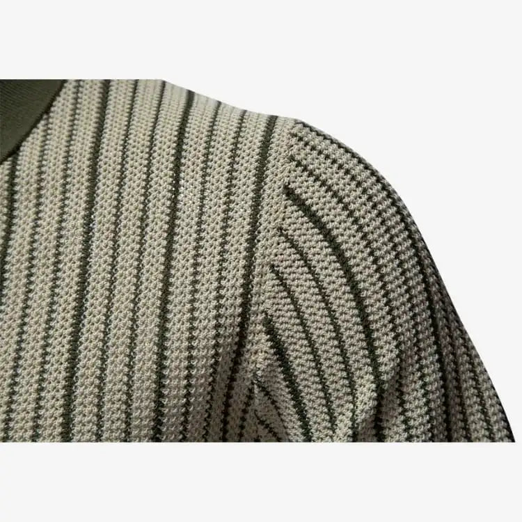 Camisa Polo Masculina Listrada em Malha Cinza Soffisticata