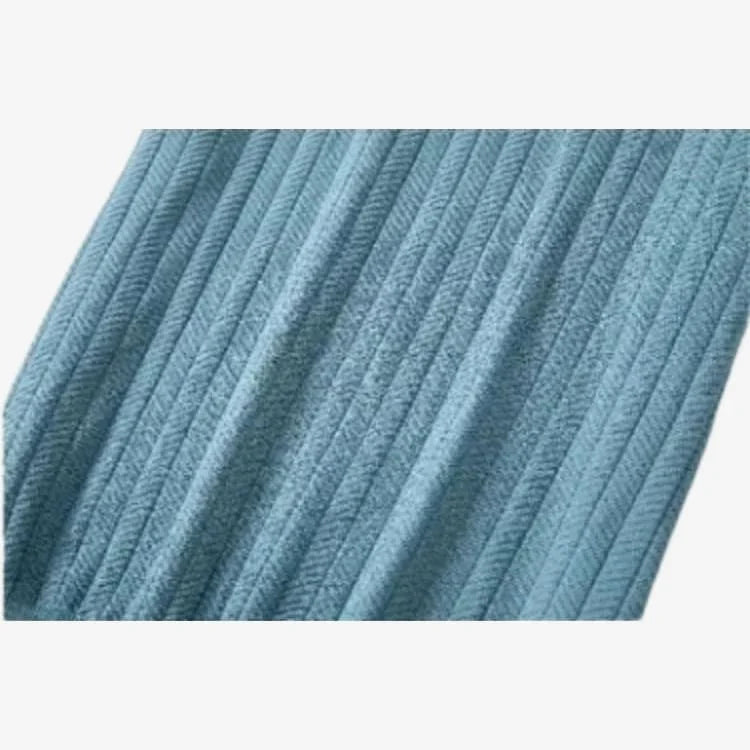 Imagem enfatizando o tecido da Camiseta Polo Masculina Azul Claro de Malha