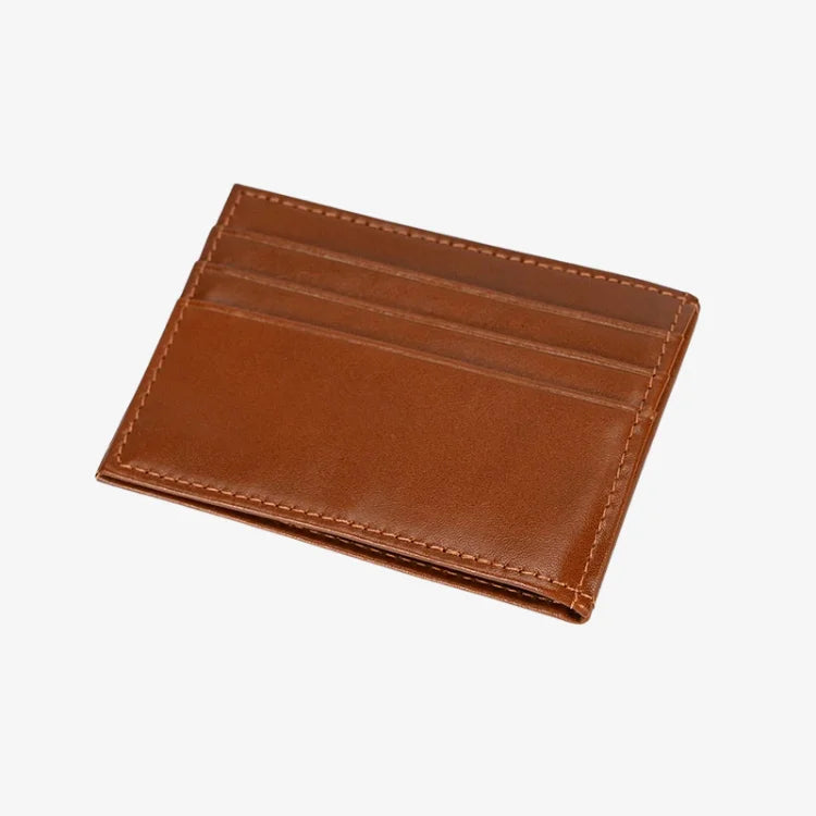 Porta Cartões Couro Marrom Soffisticata com detalhes da costura e do compartimento de cartões 