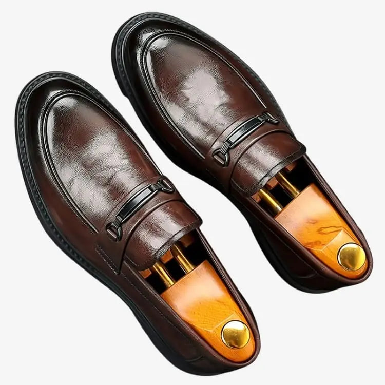 Sapato Loafer Masculino Marrom Soffisticata Bit vista de cima do par