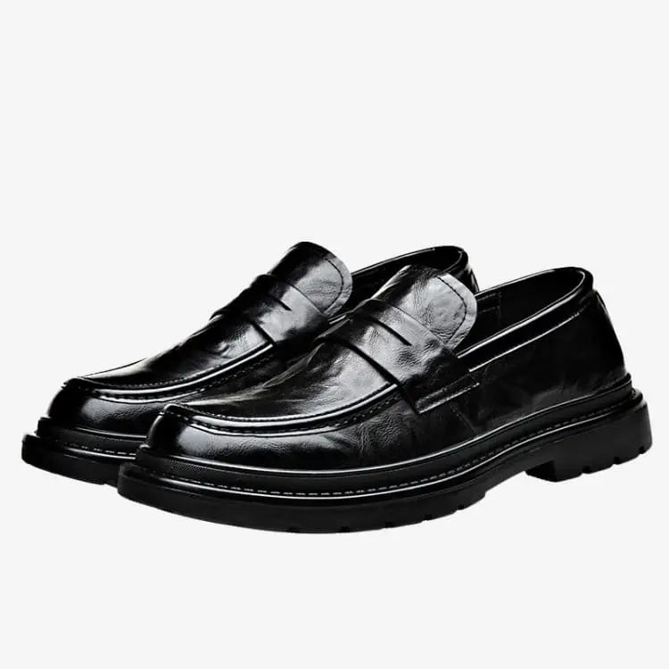 vista frontal lateral do Sapato Loafer Masculino Preto Soffisticata Penny Vintage