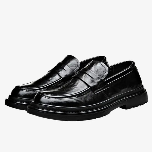 vista frontal lateral do Sapato Loafer Masculino Preto Soffisticata Penny Vintage