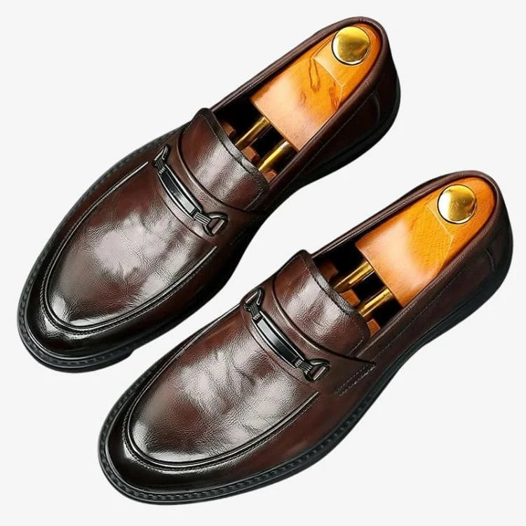 Sapato Loafer Masculino Marrom Soffisticata Bit vista de cima do par mostrando todos os detalhes 