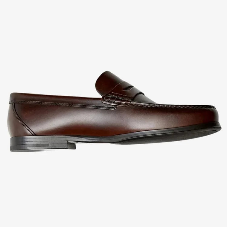 Sapato Loafer Masculino Marrom Soffisticata Penny detalhes da vista lateral do modelo
