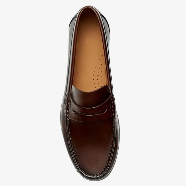 Sapato Loafer Masculino Marrom Soffisticata Penny detalhes da vista de cima do sapato