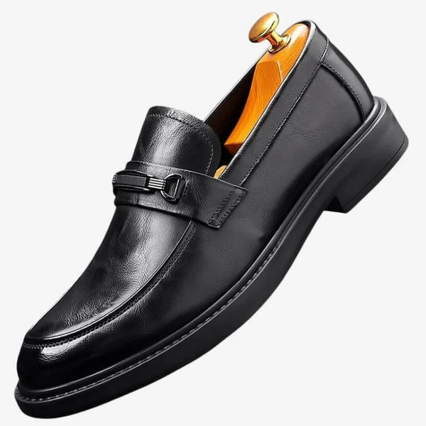 Sapato Loafer Masculino Preto Soffisticata Bit detalhes frontal e lateral do modelo
