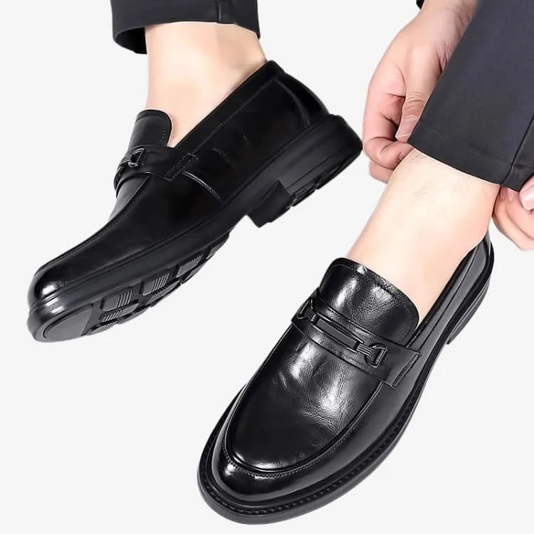 Sapato Loafer Masculino Preto Soffisticata Bit detalhes de como ele fica no pé