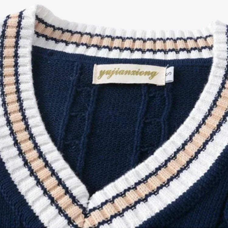 Detalhes da gola do Suéter Masculino Sem Manga Azul Soffisticata