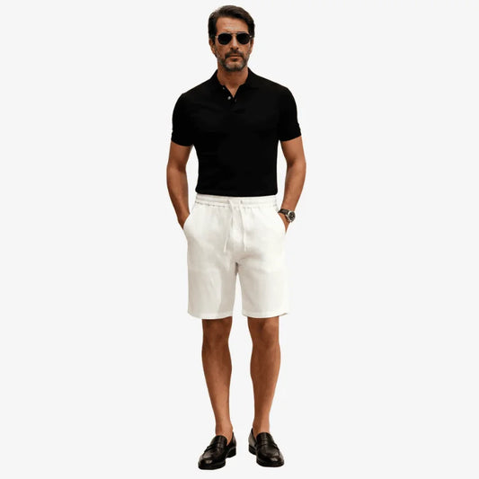 Bermuda de linho masculina branca com modelo — look completo Soffisticata