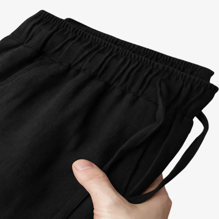 Detalhe cordão ajustável calça de linho masculina preta — Soffisticata