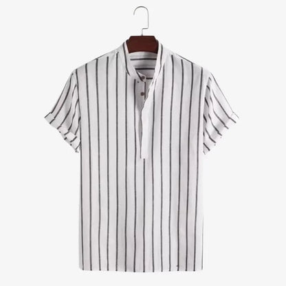 Camisa gola padre masculina branca listrada no cabide — Soffisticata